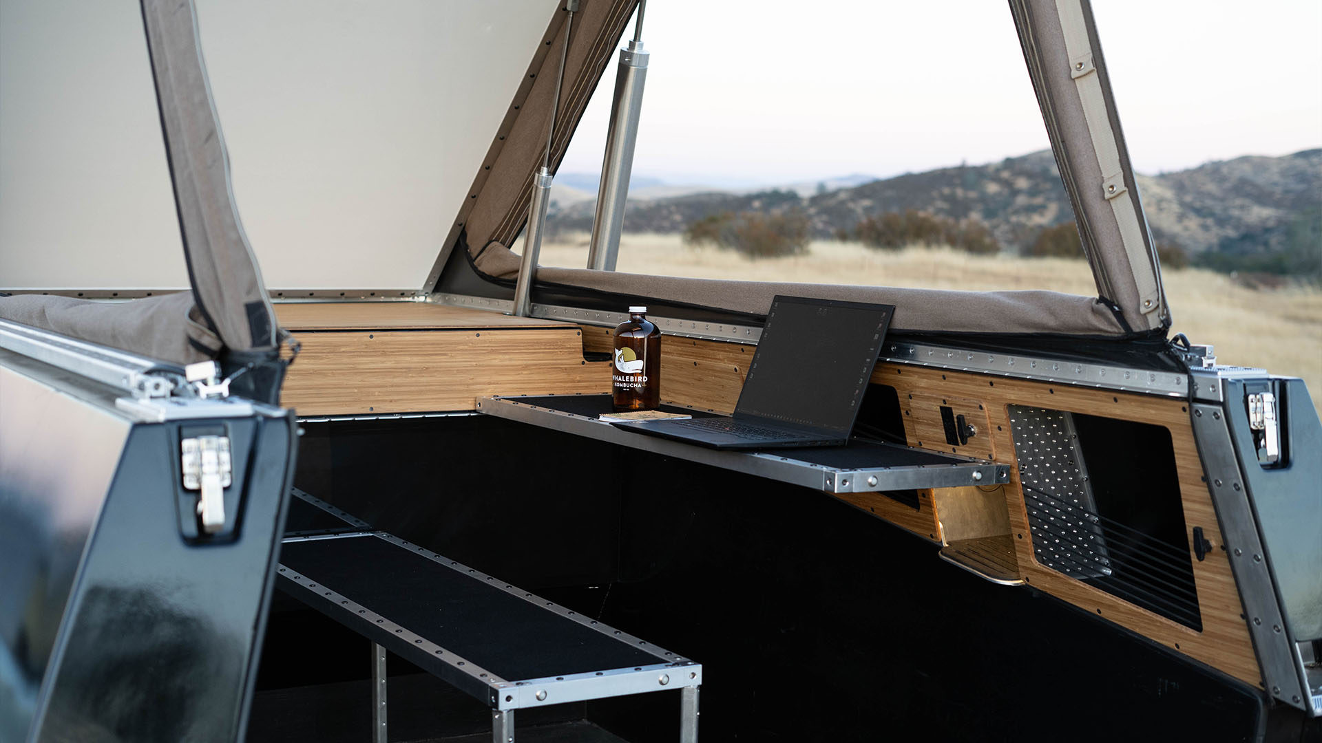 Modular benches and tables