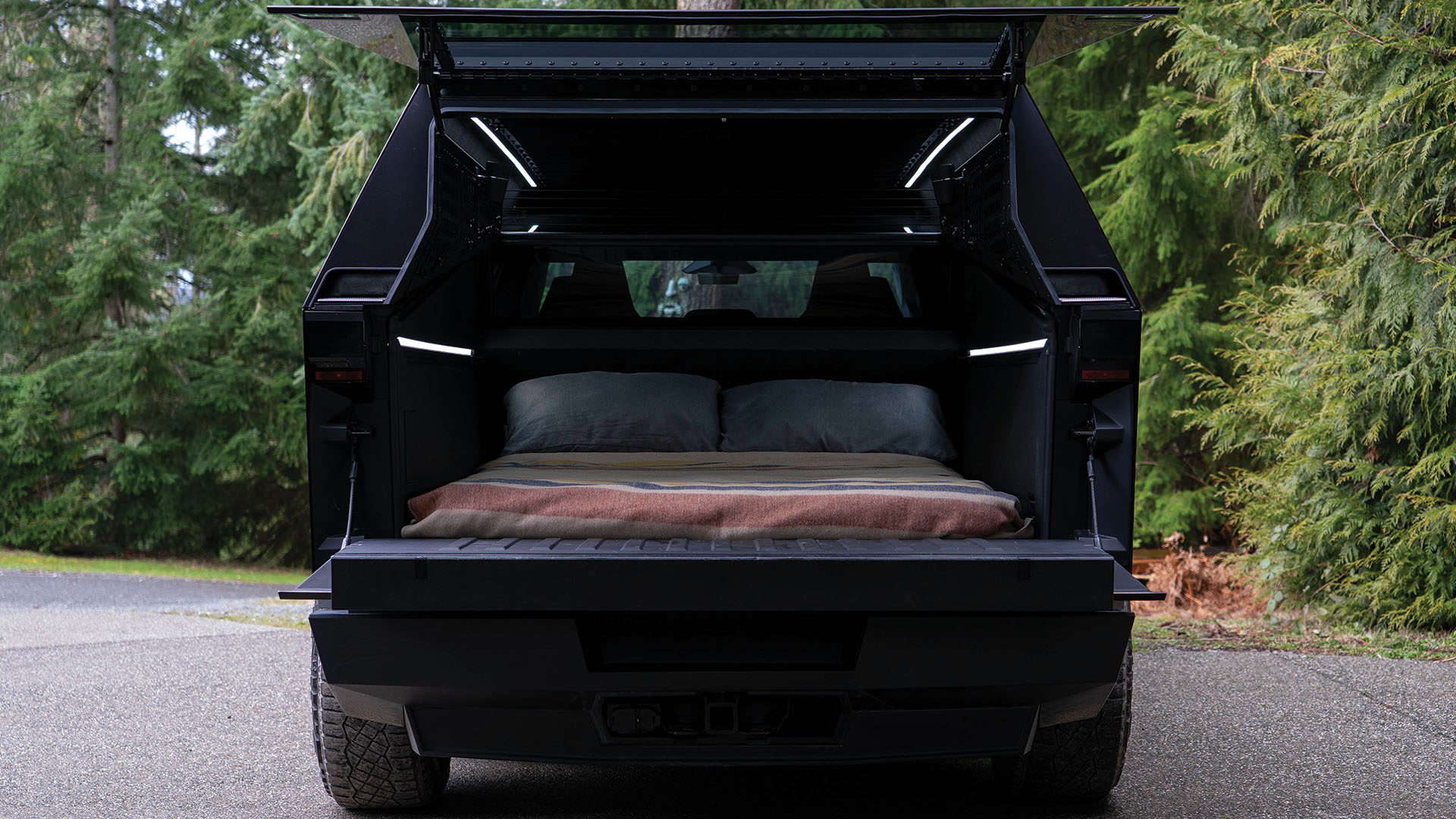 Sleeping with the camper closed